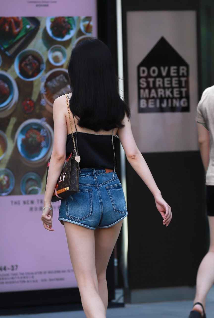 街拍：十位美丽又时尚的背影中，哪位姑娘的背影最好看？