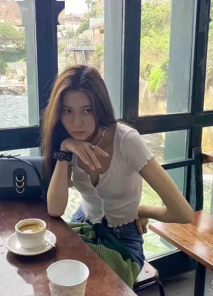 审美成熟的女生，不需要追BM风