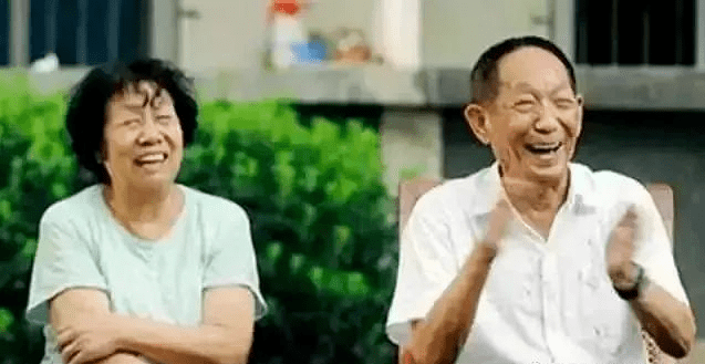 相识1个月闪婚，却独宠她57年：90岁的袁隆平，也太酷了！