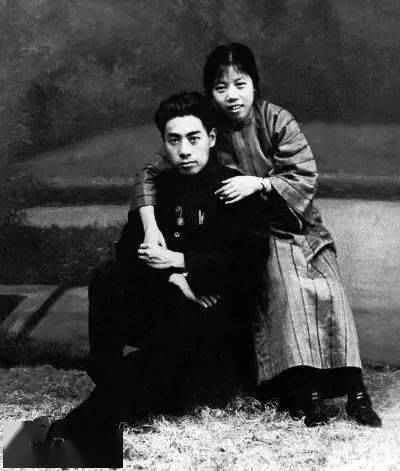 相识1个月闪婚，却独宠她57年：90岁的袁隆平，也太酷了！