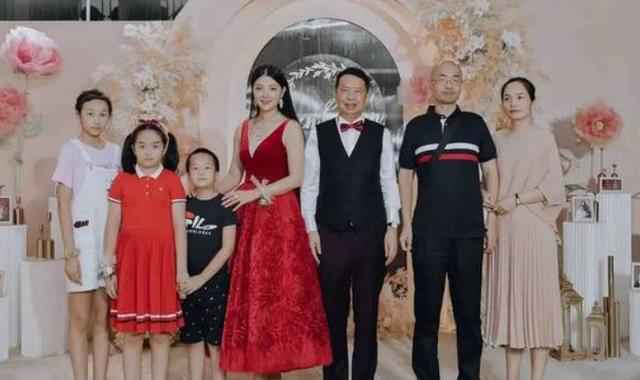 63岁上市公司董事长娶38岁妻子，爱情真的可以突破年龄界限？