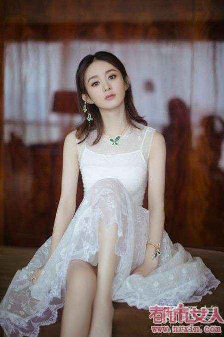 小腹微凸就被传怀孕？小个子女生不如来学学赵丽颖的仙女裙穿搭