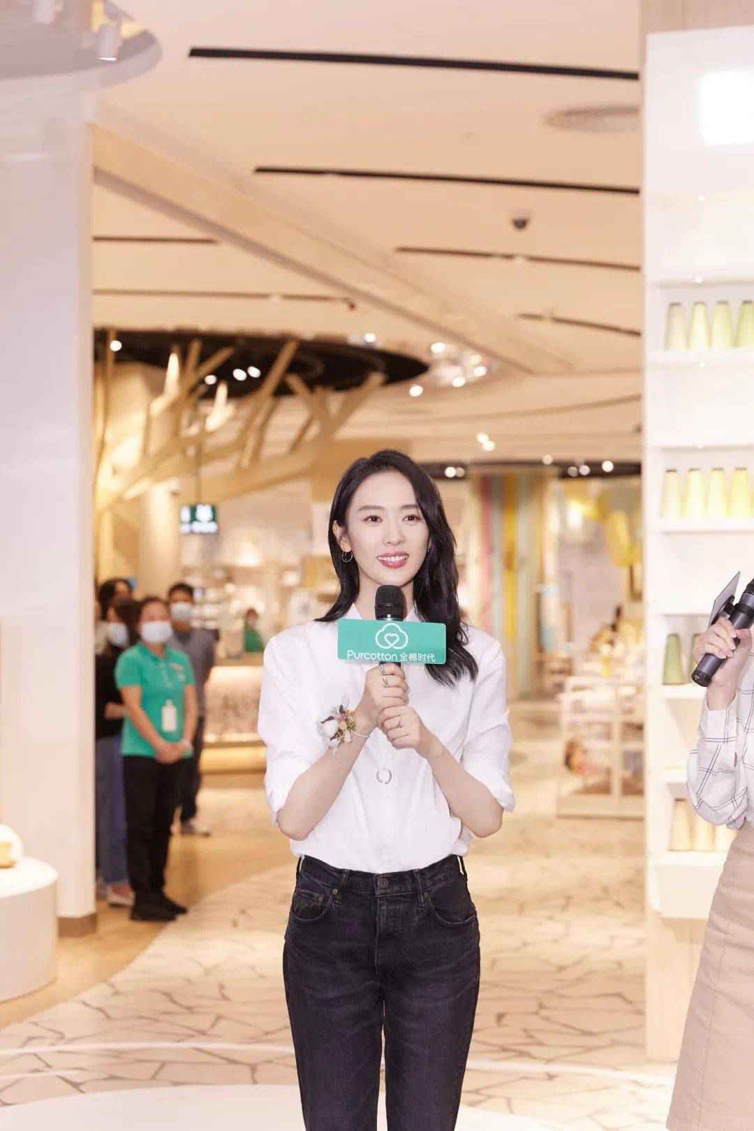 深圳这家千平大店因棉花火了！市民围观拍照，他们在看什么？
