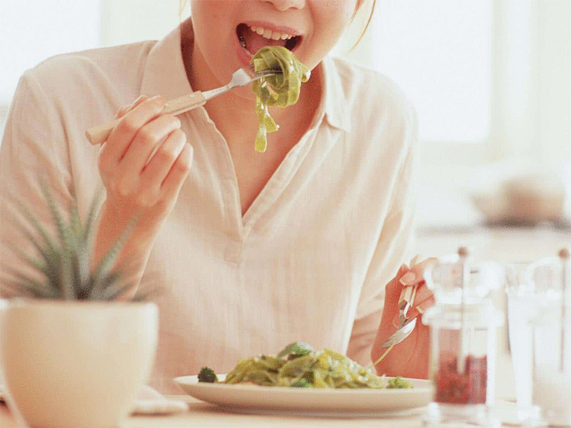 如何把握产后六个月“易瘦期”且不影响哺乳质量做到月瘦20斤？