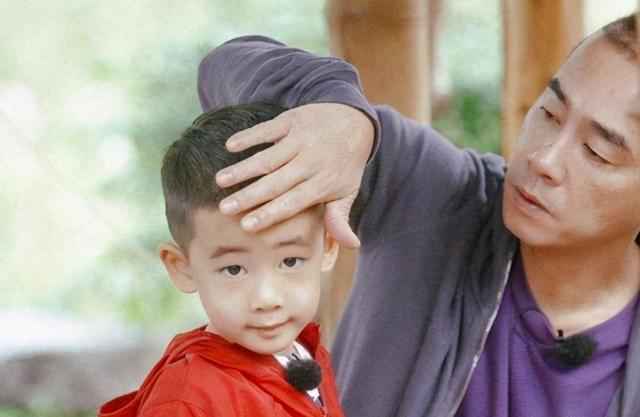 多情的陈小春，娶了小16岁的应采儿，变成“妻管严”也心甘情愿