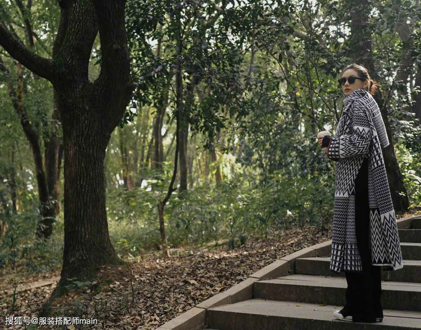 矮就不能穿大衣了吗？王子文的增高术了解一下，3招显高又时髦