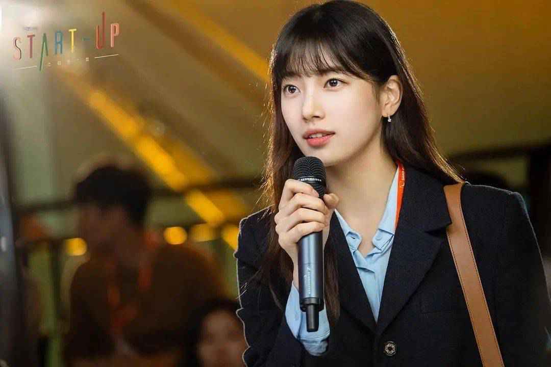 秀智新剧《Start Up》展现励志向上的成熟魅力，就像秋日的治愈香气