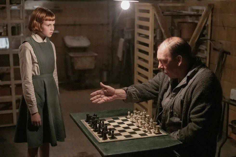 热播剧女象棋天才造型更出圈~这一波复古格纹带起来！