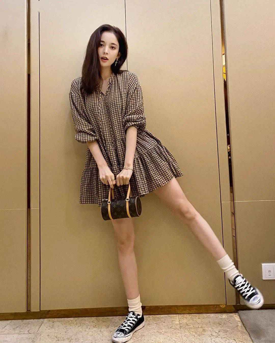 热播剧女象棋天才造型更出圈~这一波复古格纹带起来！