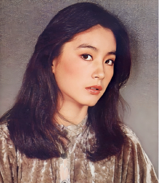 林青霞微博晒旧照 这不是30年前的钟楚曦和倪妮吗