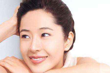 女生消除脸部皱纹，五个预防的最好方法