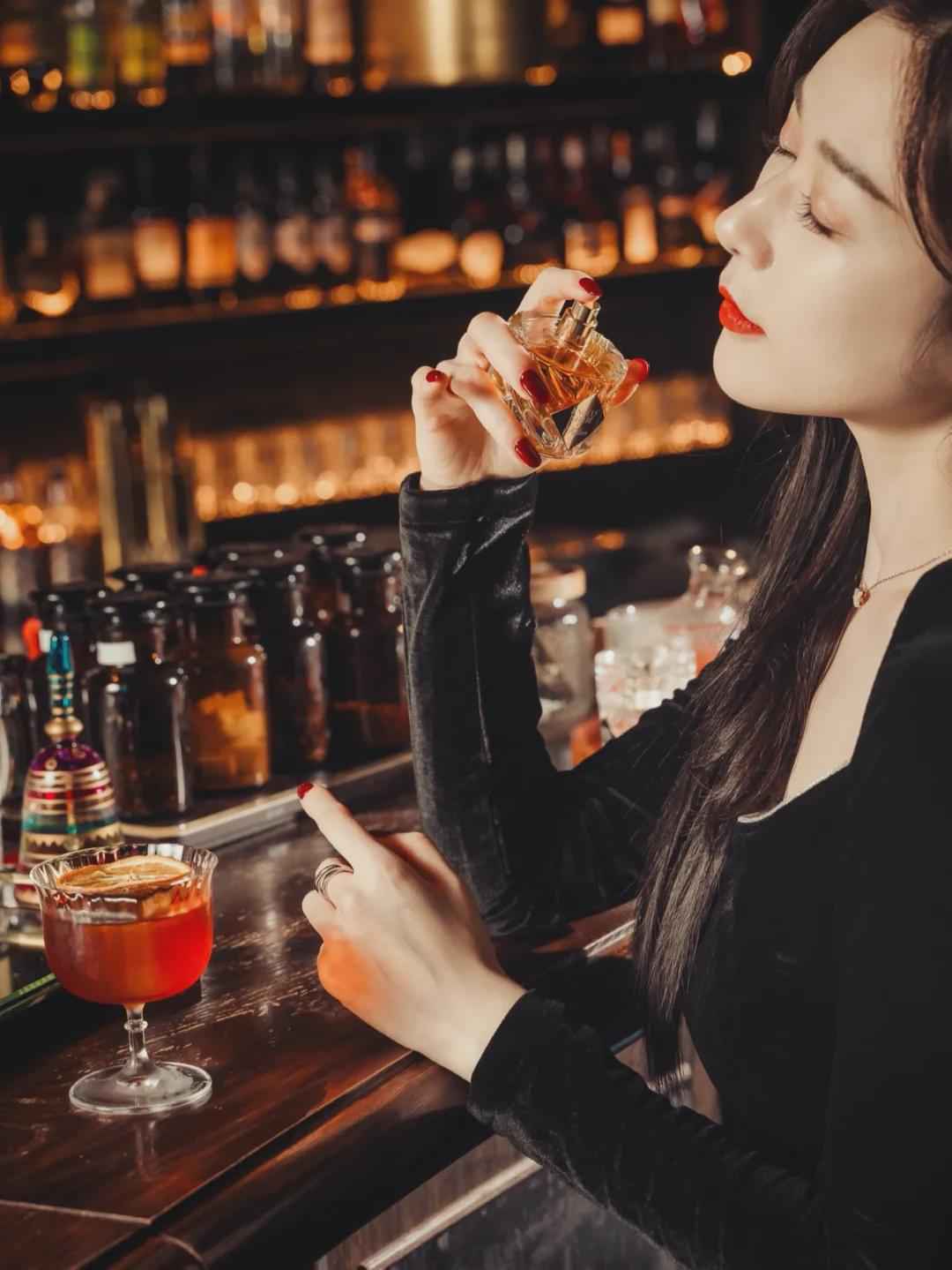 魔都限定！可以喝的奢华香氛带你进入迷醉之夜