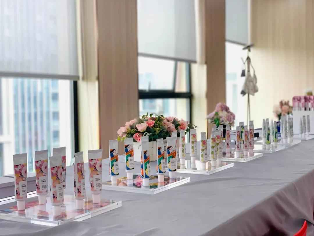 跨界直播 | 嗅觉经济下日化品牌都需要的灵感缪斯来了