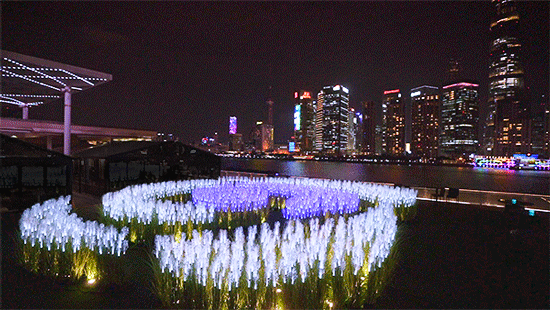 150㎡梦幻夜光花园惊艳外滩，带来露台光影圣诞晚宴！