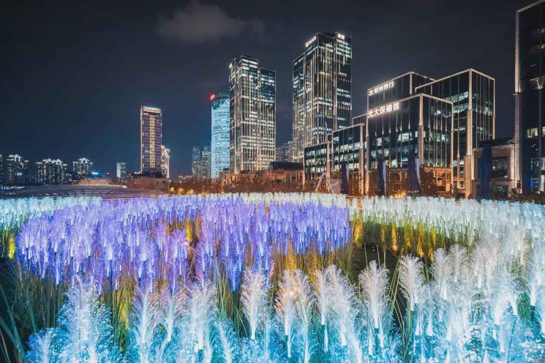 150㎡梦幻夜光花园惊艳外滩，带来露台光影圣诞晚宴！