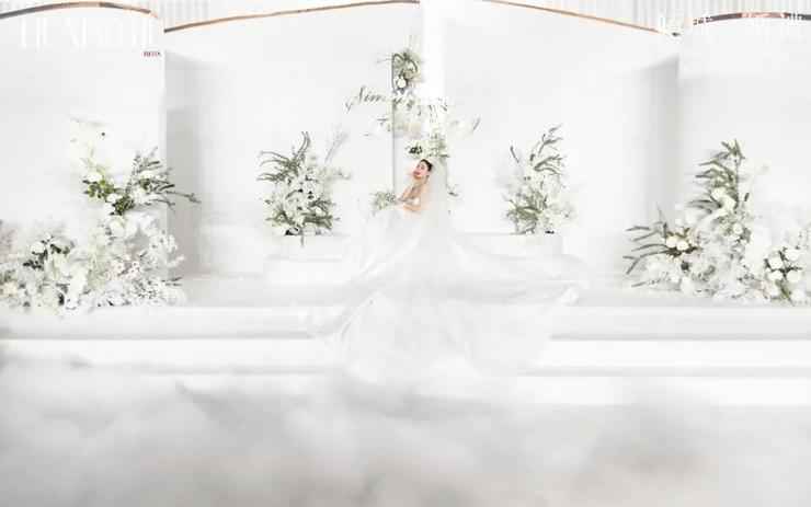 花费2天一夜打造了这一座白色梦境婚礼殿堂
