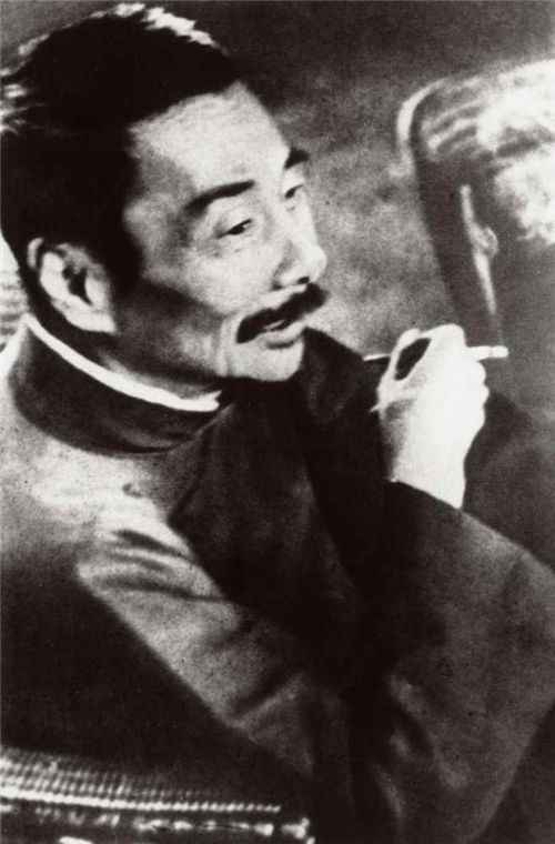 鲁迅先生有多狠？看看他留下的7条遗嘱，你或许就明白了