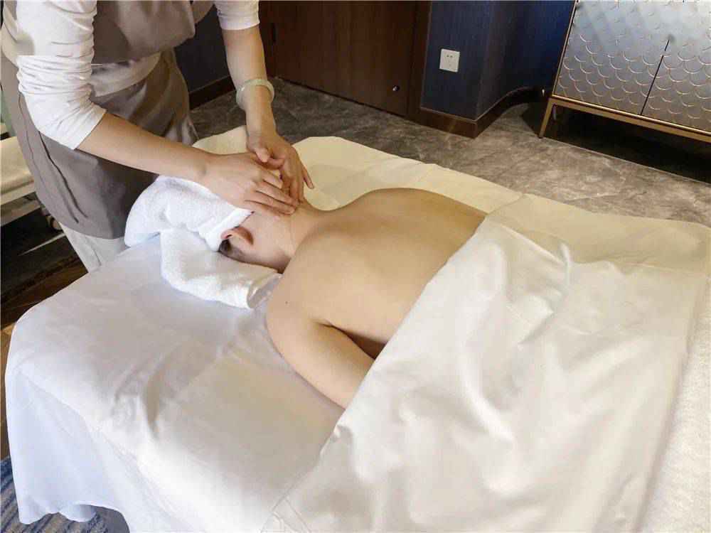 仅需6元！抢购【悠缦会所】健康洗护50分钟！49.8元抢购原价498元美国蓓丽雅面部或背部SPA一次！