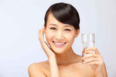 油皮女生每日护肤，修护屏障最重要