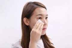 化妆棉使用的小窍门，让女生护肤省钱省力