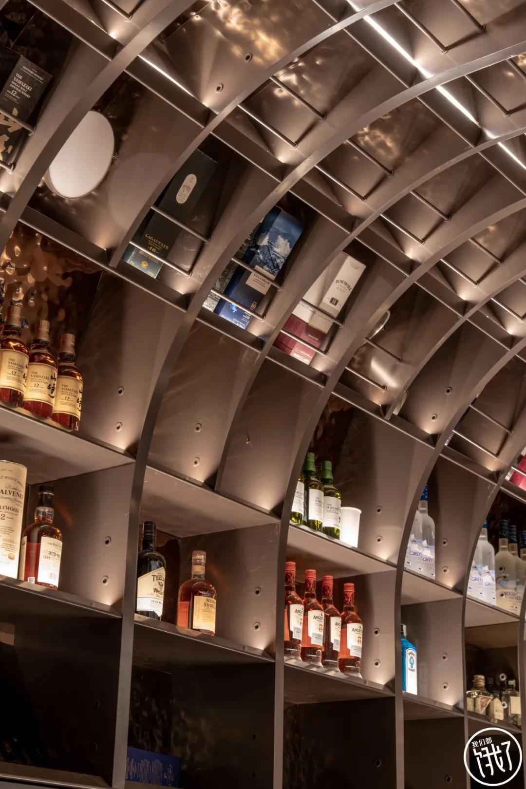 挤满全球神级好店的潮流新地标，飞夜街区昨日正式杭州开街！