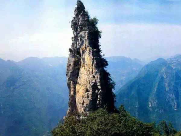 据说这是三峡大坝还没建成时的罕见照片，简直是人间仙境！