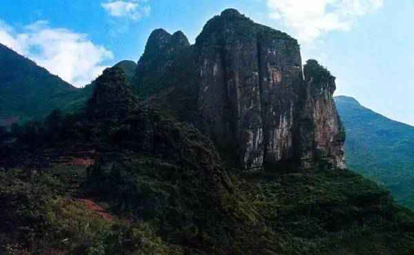 据说这是三峡大坝还没建成时的罕见照片，简直是人间仙境！