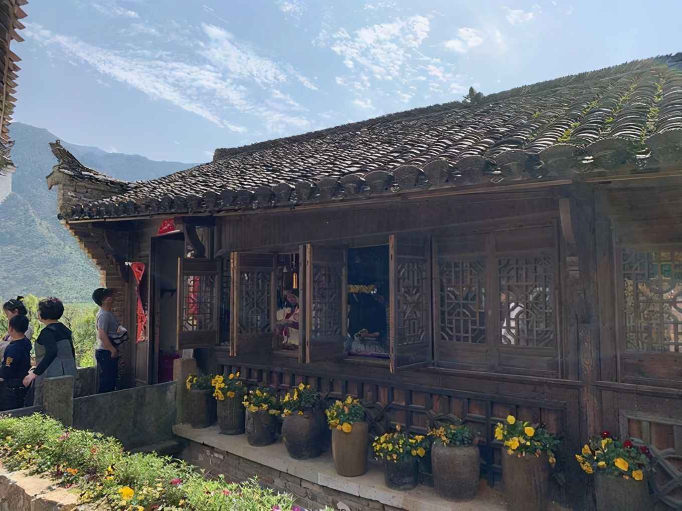 中国茶文化第一村，隶属江西上饶，是婺源文化一颗璀璨的明珠