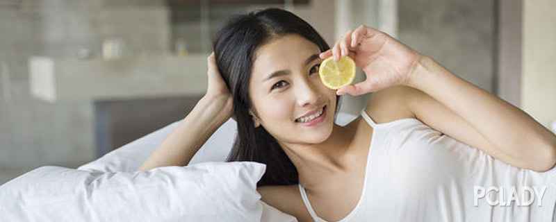 脸颊毛孔大的原因