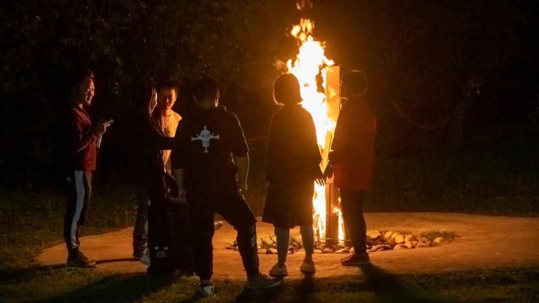 知行摄友：咖啡人生镜头中记录的西藏（摄影作品集）