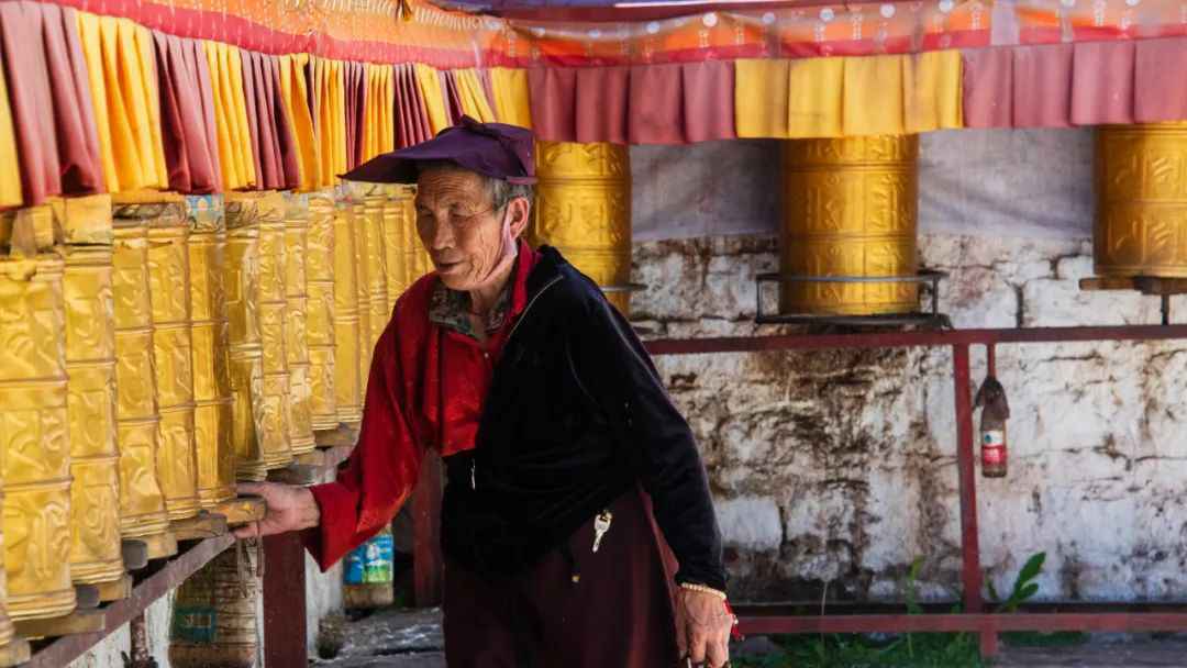 知行摄友：咖啡人生镜头中记录的西藏（摄影作品集）