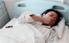 原创 产妇顺利生下龙凤胎，突然医生说了这句话，丈夫瞬间愤怒离开