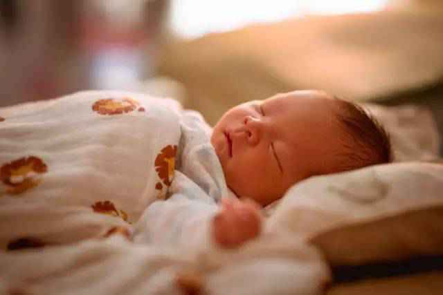 二孩时代养娃记：4万亿母婴消费钱花在哪