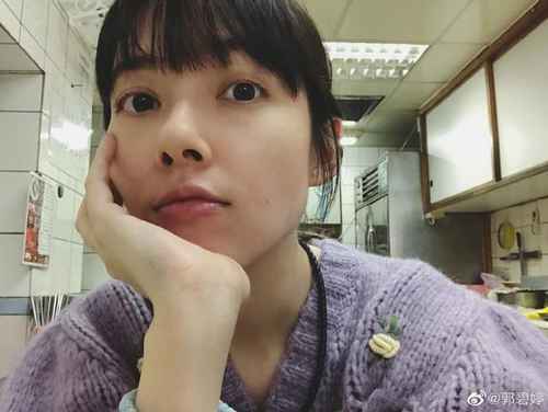 郭碧婷晒新发型 素颜肌肤成焦点！
