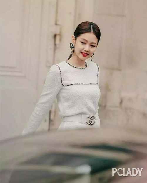 爱豆的美肩大比拼 Jennie王一博齐上榜！