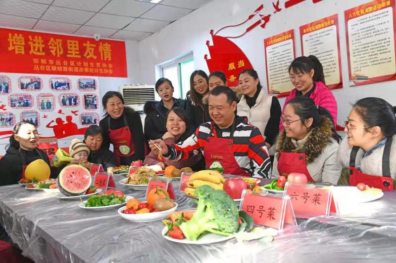 联纺西街道：厨艺比拼 健康饮食