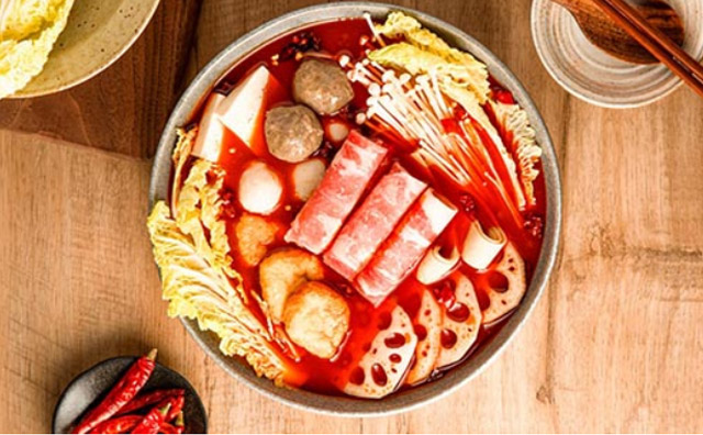 从发展中看，开一家麻辣烫加盟店还合适吗？